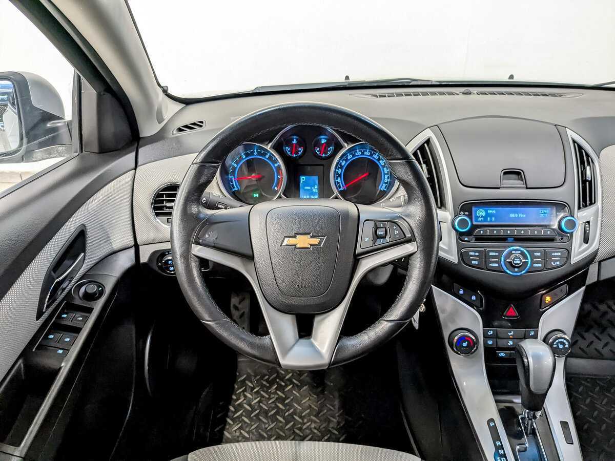 Купить Chevrolet Cruze с пробегом. Фото: #18