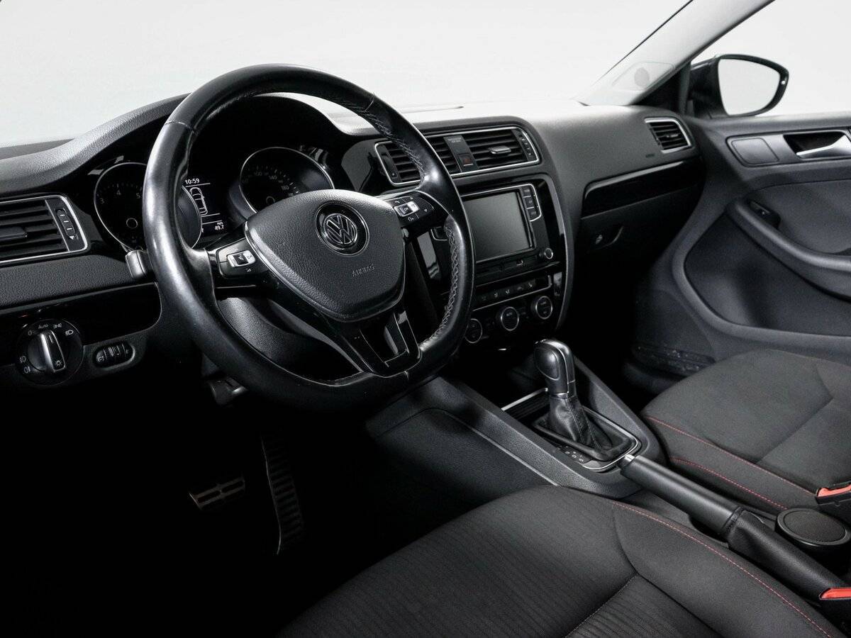 Купить Volkswagen Jetta с пробегом. Фото: #13