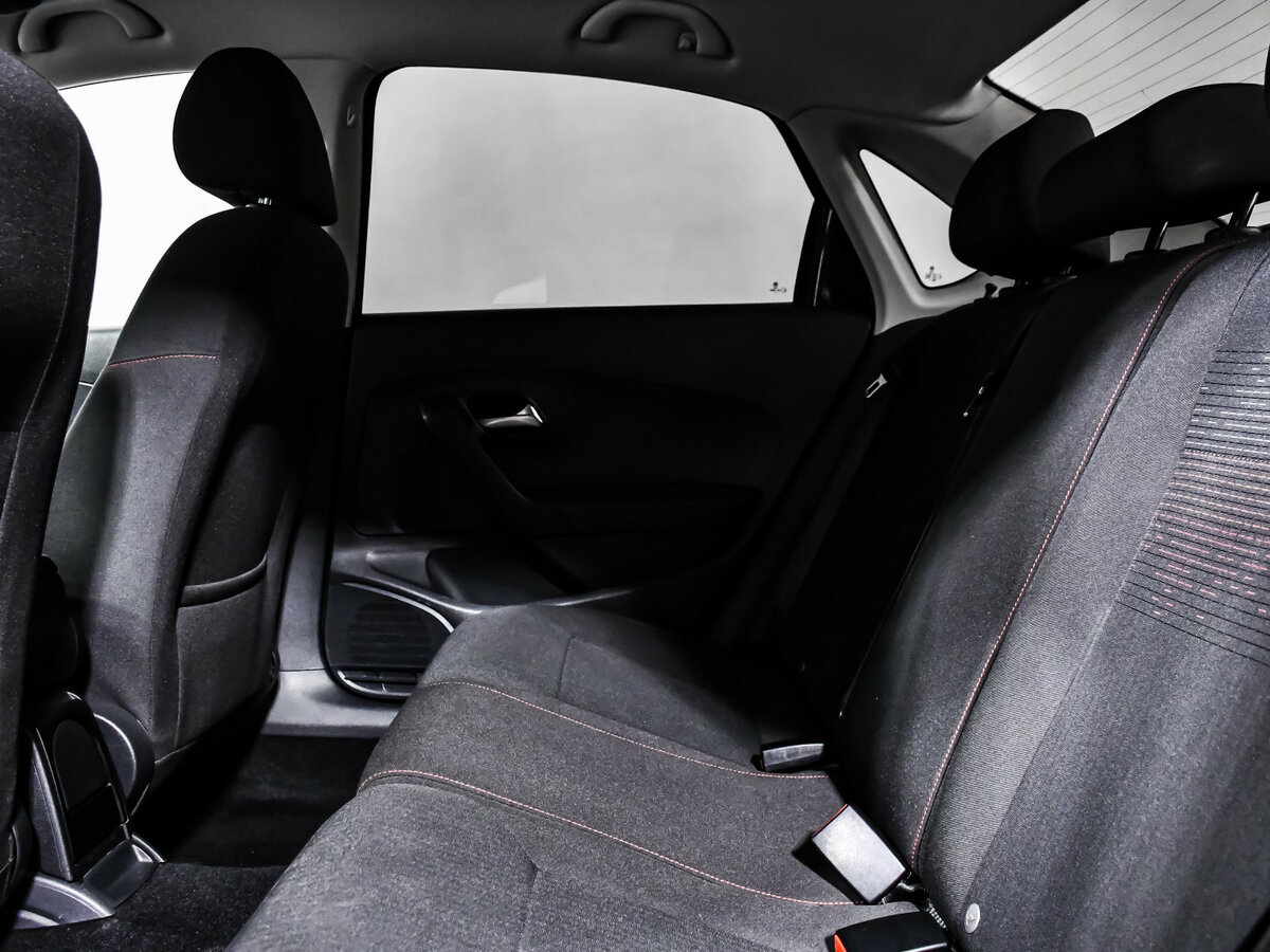 Купить Volkswagen Polo с пробегом. Фото: #10