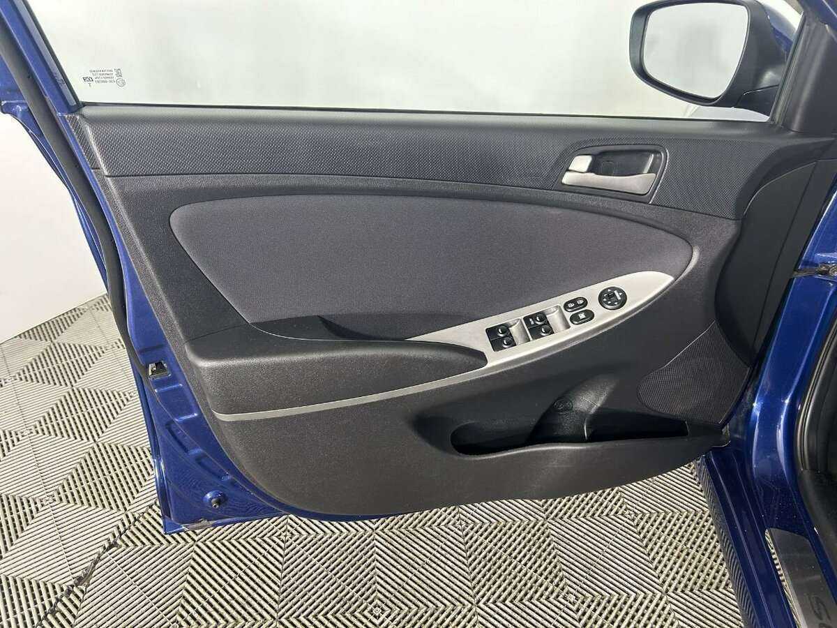 Купить Hyundai Solaris с пробегом. Фото: #7