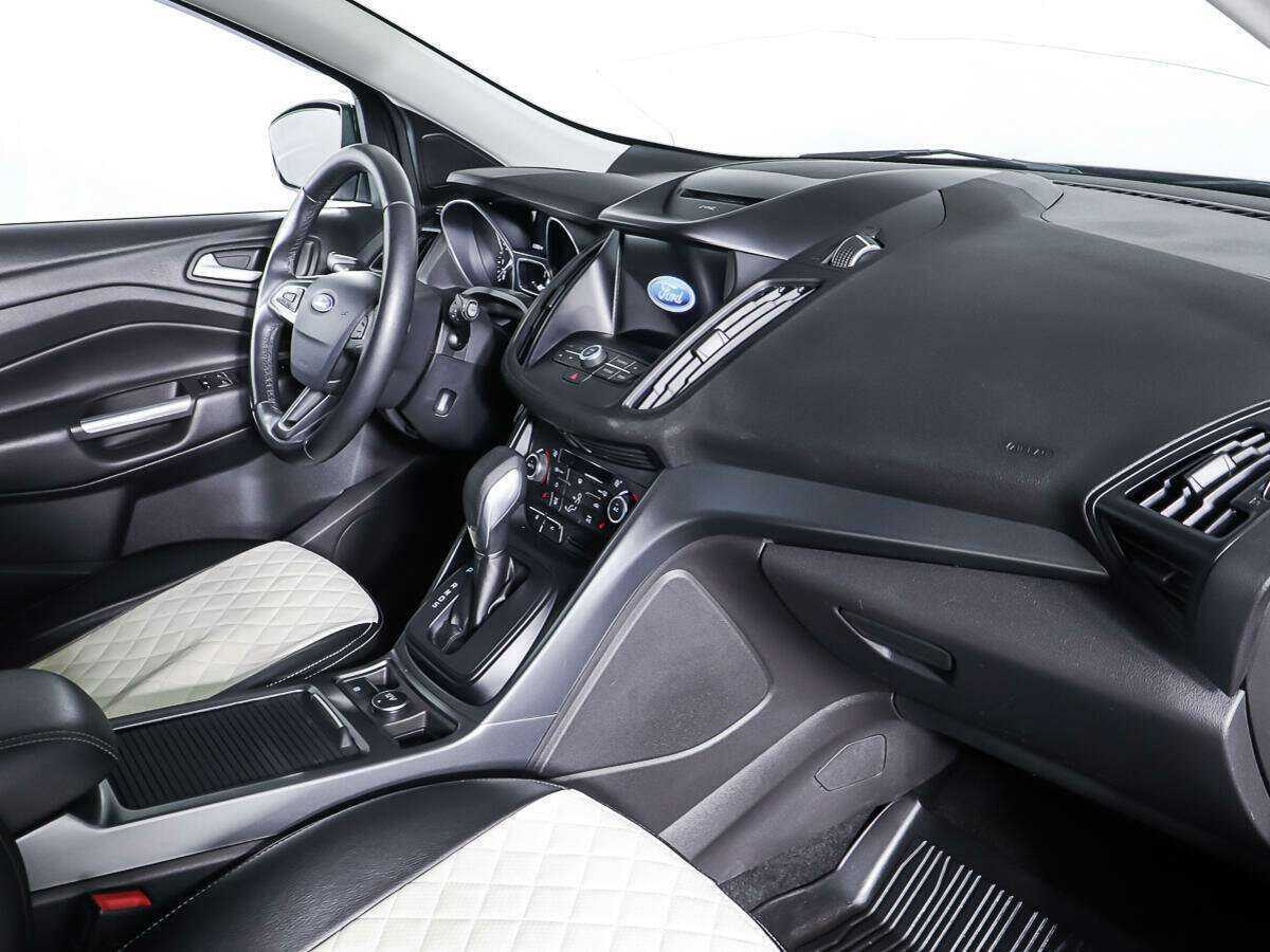 Купить Ford Kuga с пробегом. Фото: #8