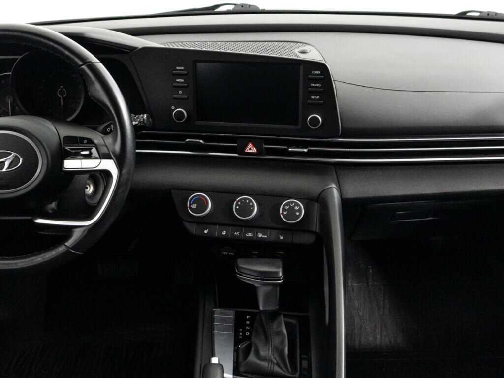 Купить Hyundai Elantra с пробегом. Фото: #13