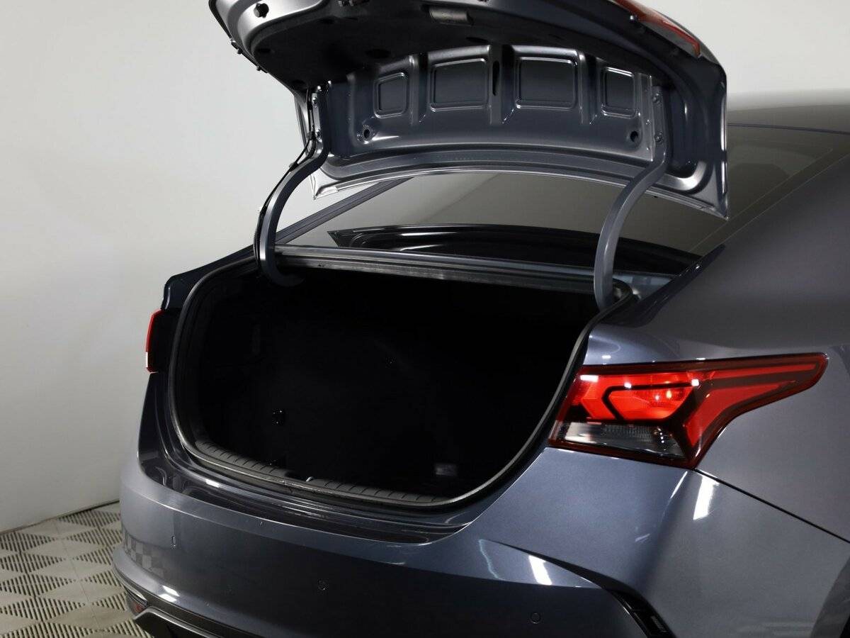 Купить Hyundai Solaris с пробегом. Фото: #19