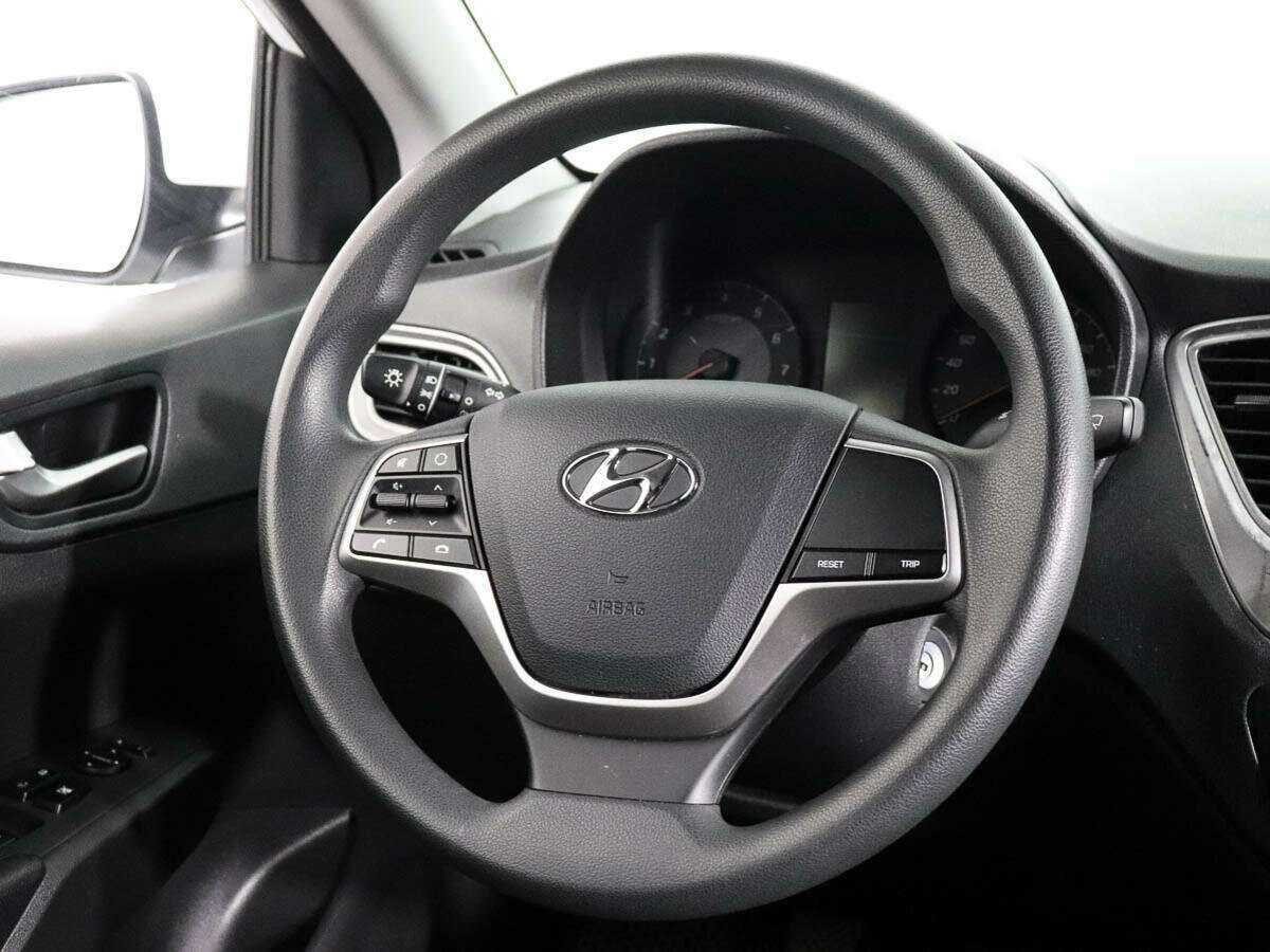 Купить Hyundai Solaris с пробегом. Фото: #12