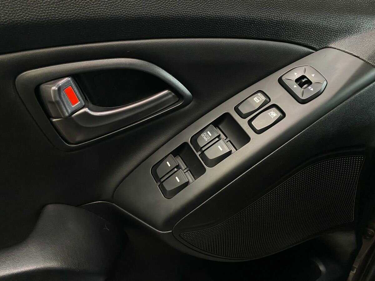 Купить Hyundai ix35 с пробегом. Фото: #15
