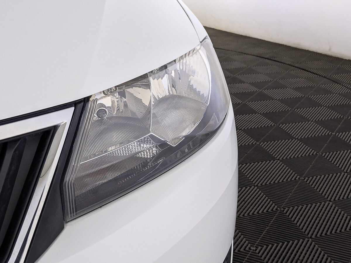Купить Skoda Rapid с пробегом. Фото: #9