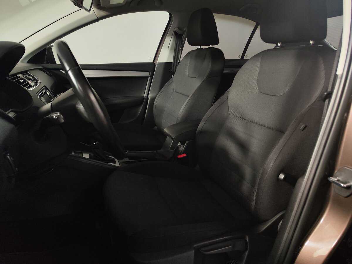 Купить Skoda Octavia с пробегом. Фото: #11