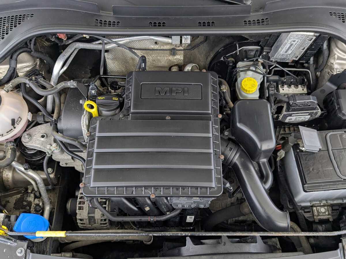 Купить Volkswagen Polo с пробегом. Фото: #8