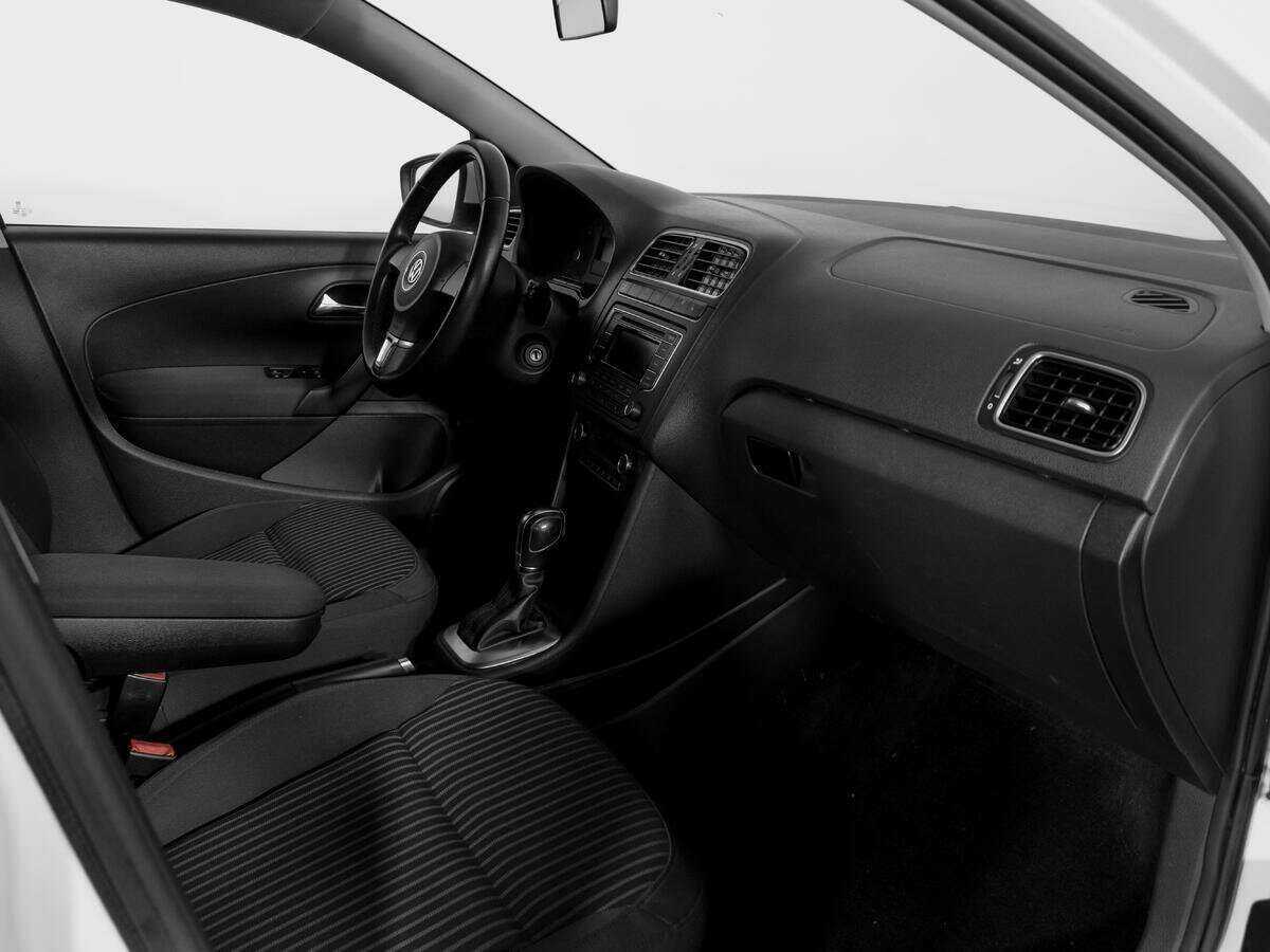 Купить Volkswagen Polo с пробегом. Фото: #8