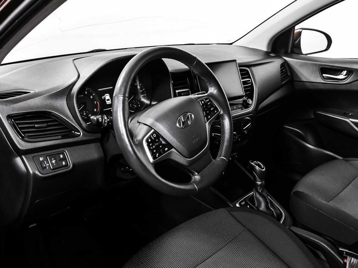 Купить Hyundai Solaris с пробегом. Фото: #11