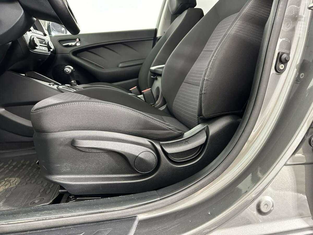 Купить Kia Cerato с пробегом. Фото: #9