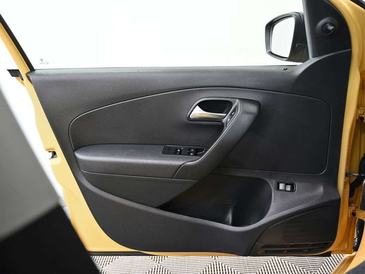 Купить Volkswagen Polo с пробегом. Фото: #6