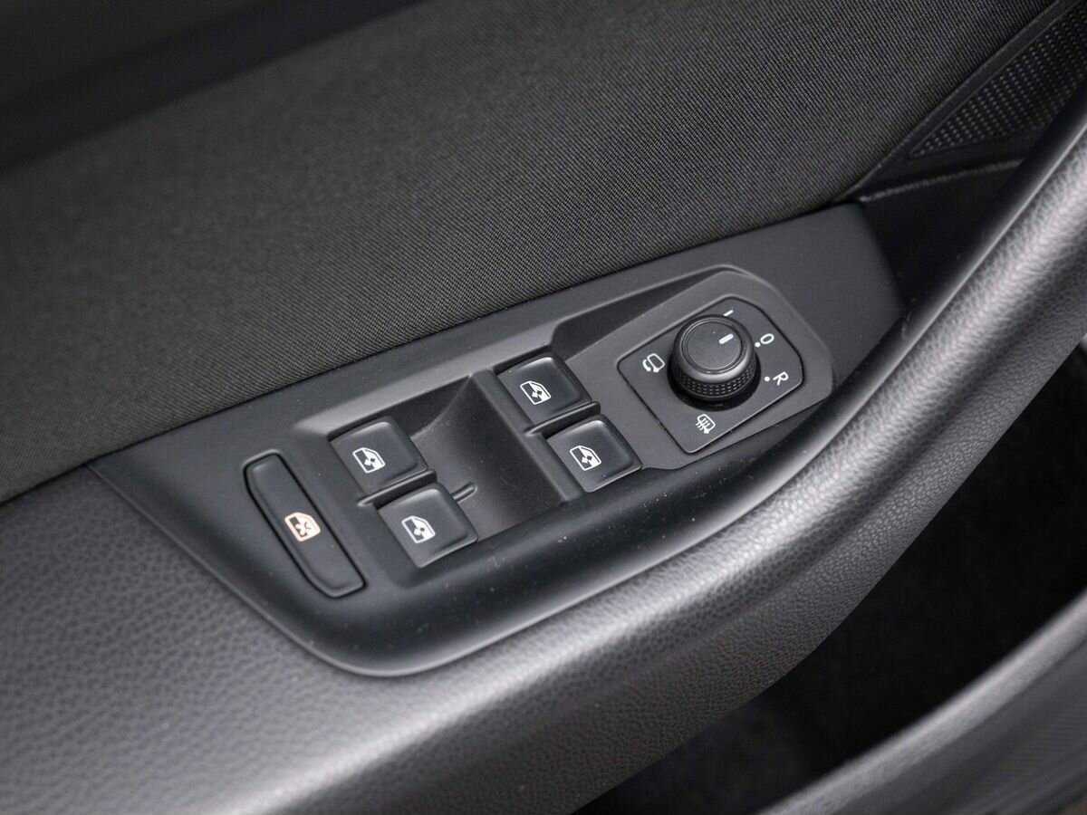 Купить Volkswagen Passat с пробегом. Фото: #18