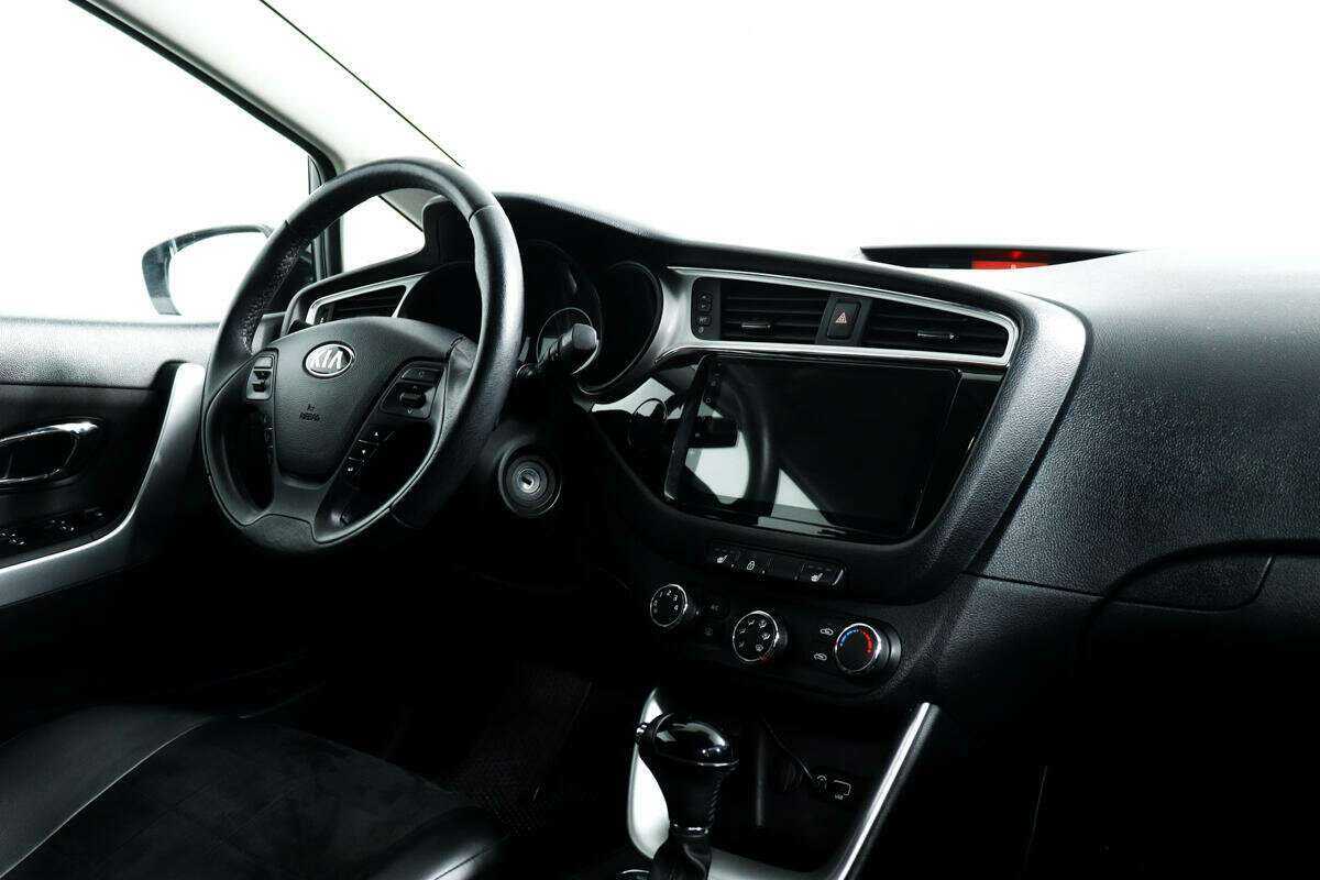 Купить Kia Ceed с пробегом. Фото: #8