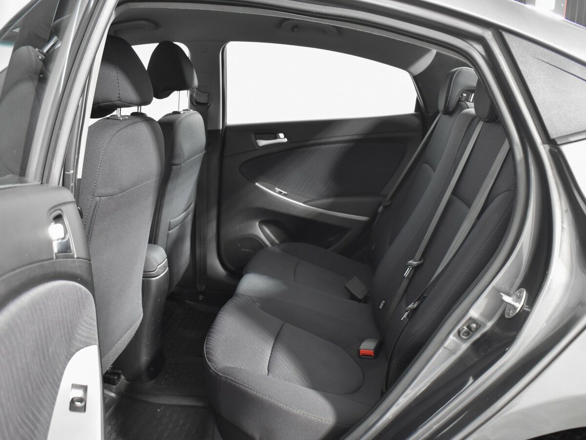 Купить Hyundai Solaris с пробегом. Фото: #11