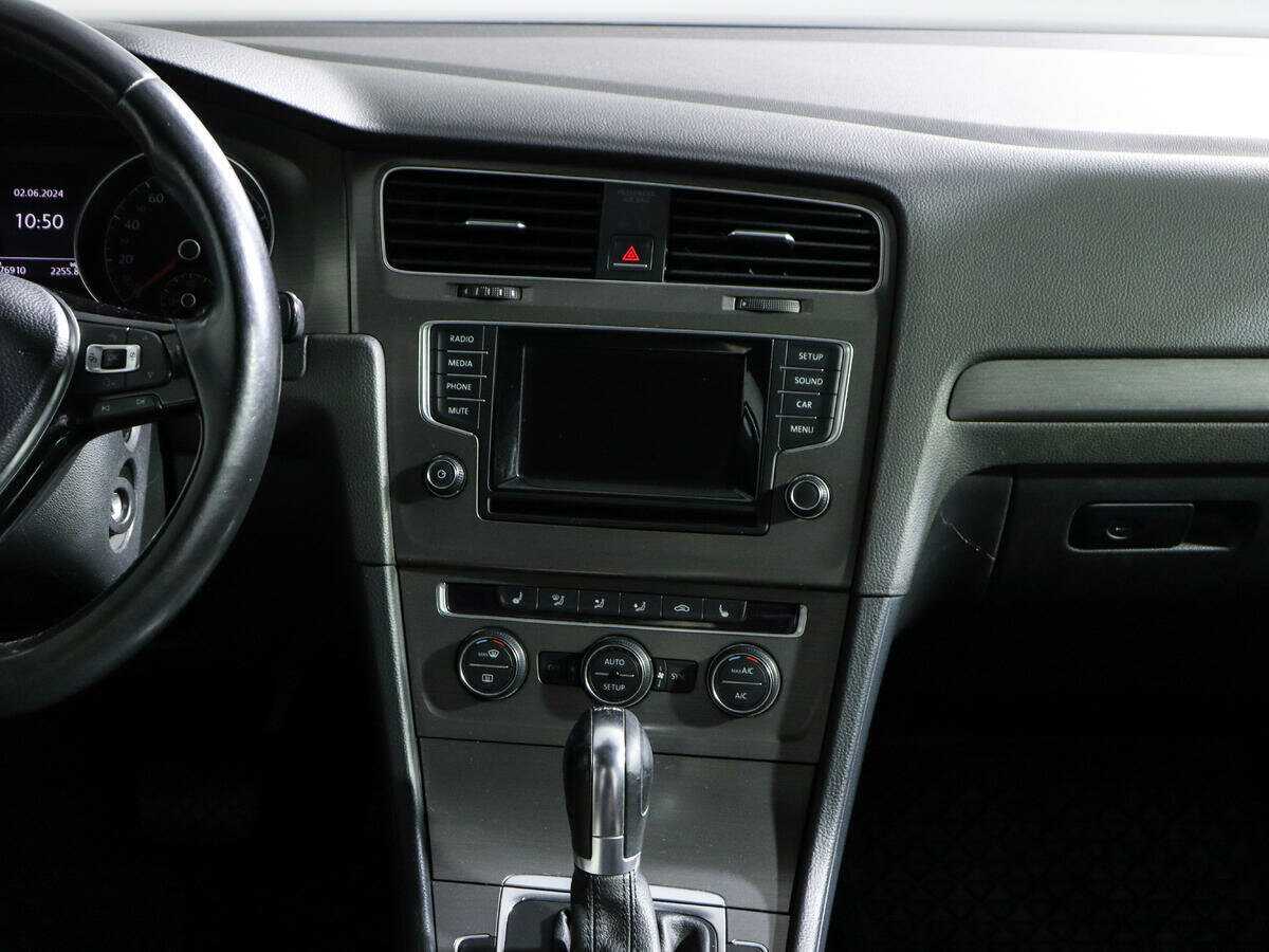 Купить Volkswagen Golf с пробегом. Фото: #12