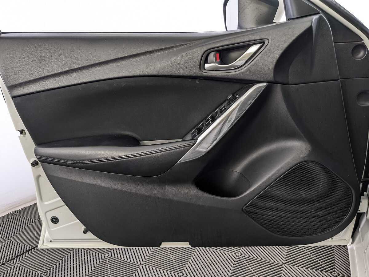 Купить Mazda 6 с пробегом. Фото: #13
