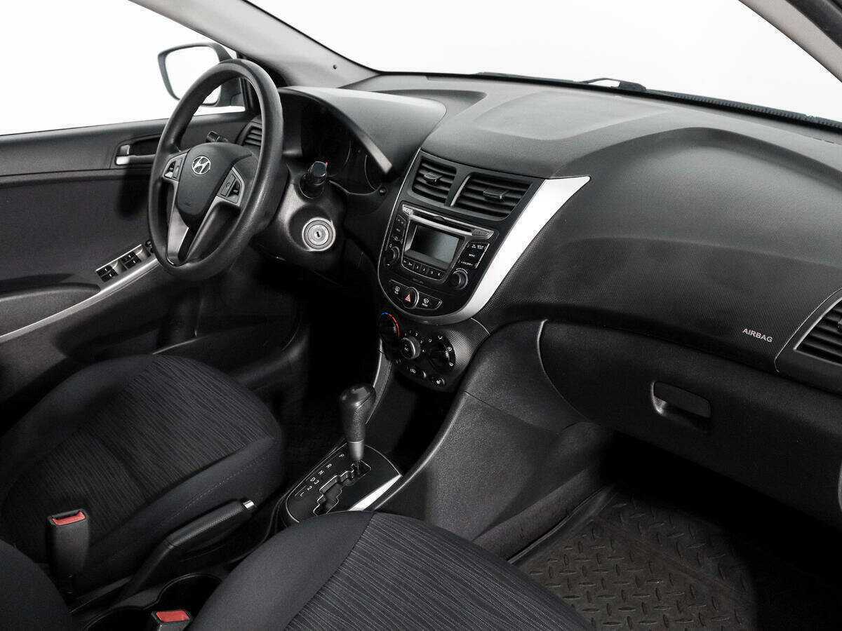 Купить Hyundai Solaris с пробегом. Фото: #10