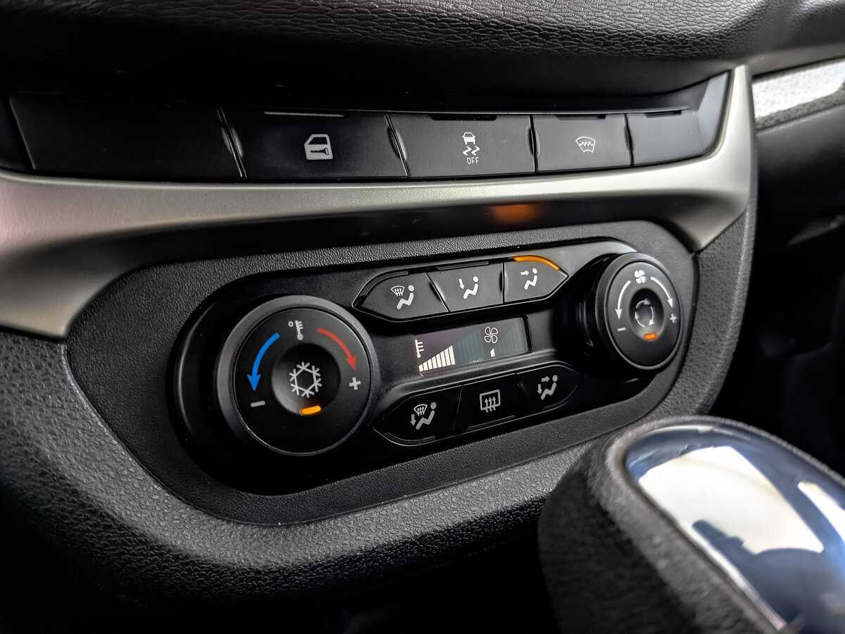 Купить Lada (ВАЗ) Vesta с пробегом. Фото: #20