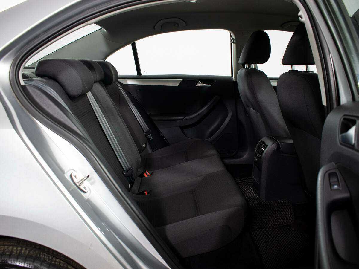 Купить Volkswagen Jetta с пробегом. Фото: #9