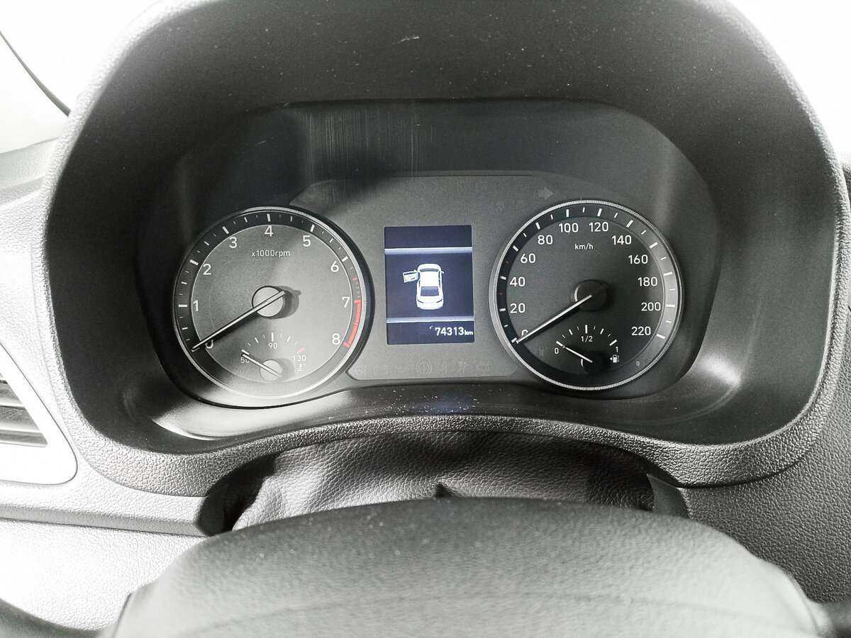 Купить Hyundai Solaris с пробегом. Фото: #12