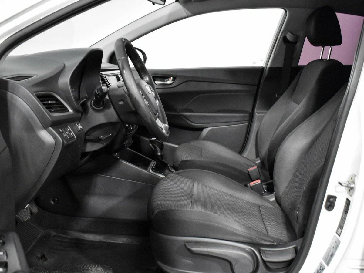 Купить Hyundai Solaris с пробегом. Фото: #7