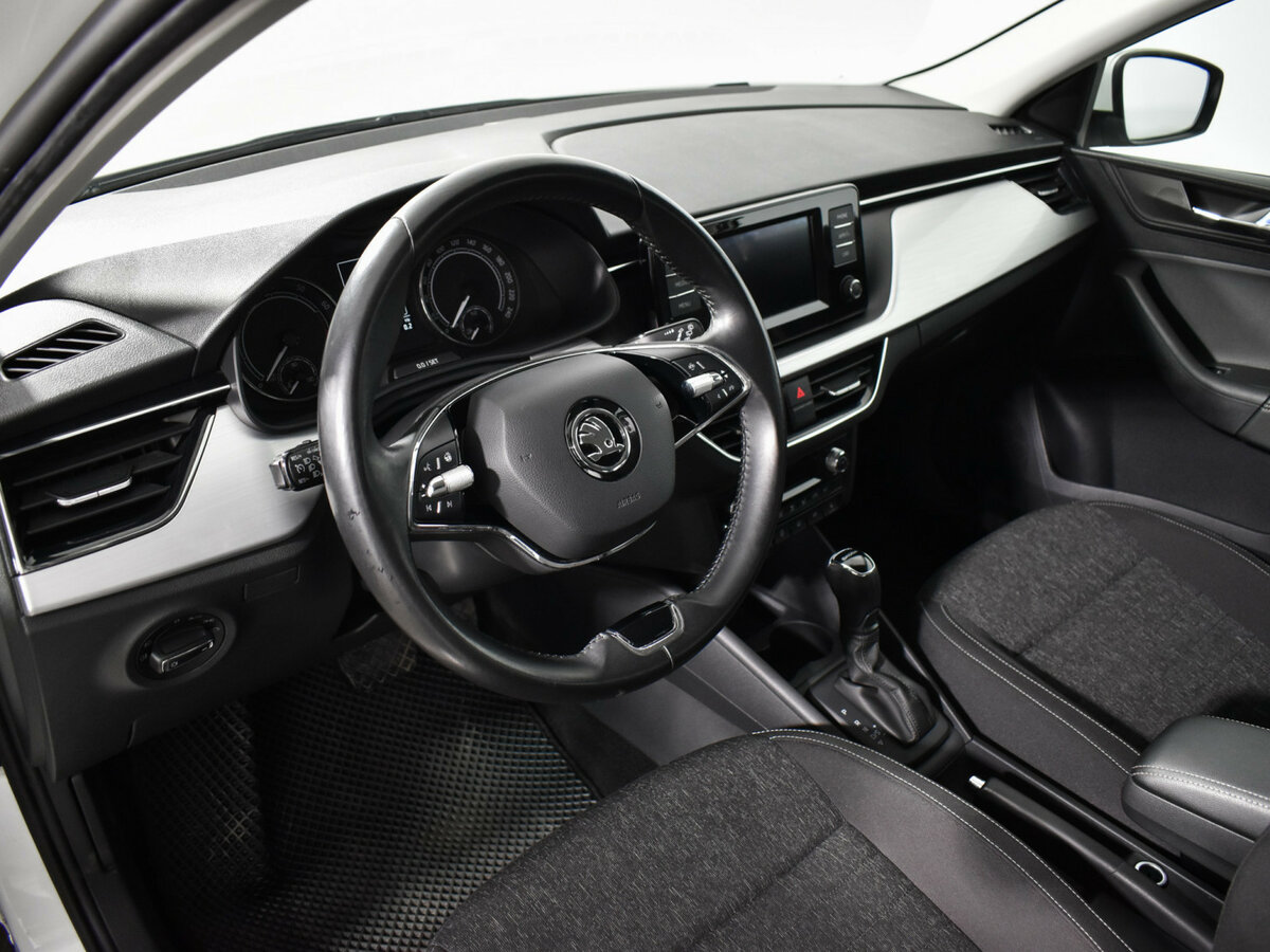 Купить Skoda Rapid с пробегом. Фото: #8