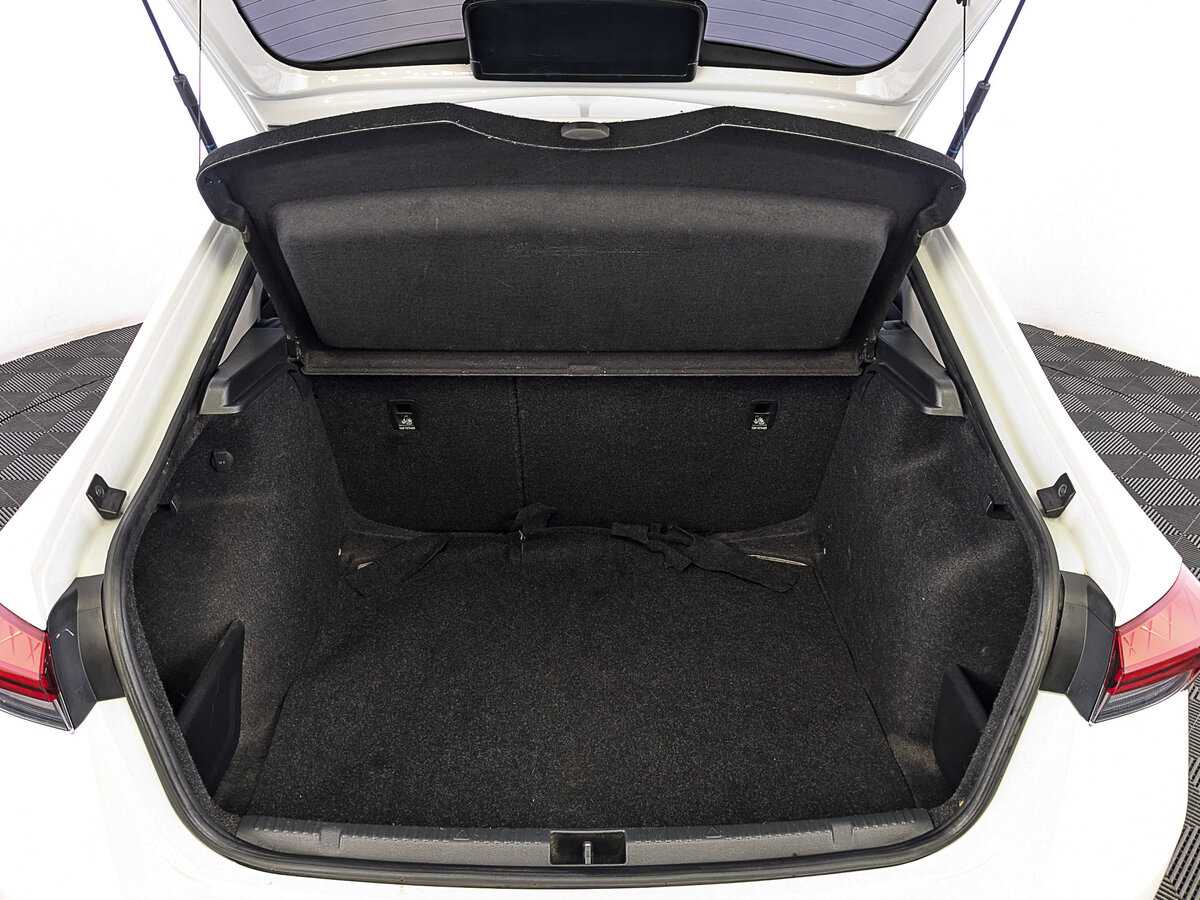 Купить Skoda Rapid с пробегом. Фото: #9