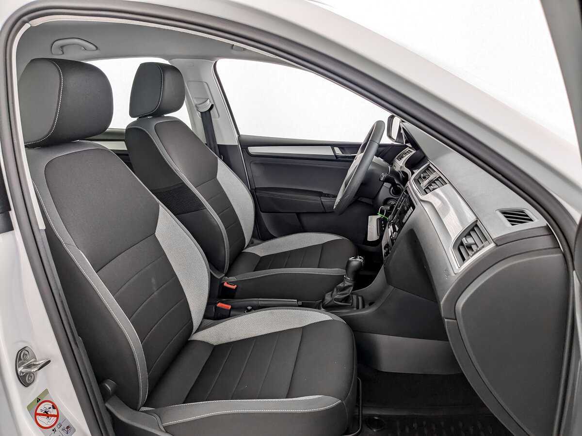 Купить Skoda Rapid с пробегом. Фото: #18