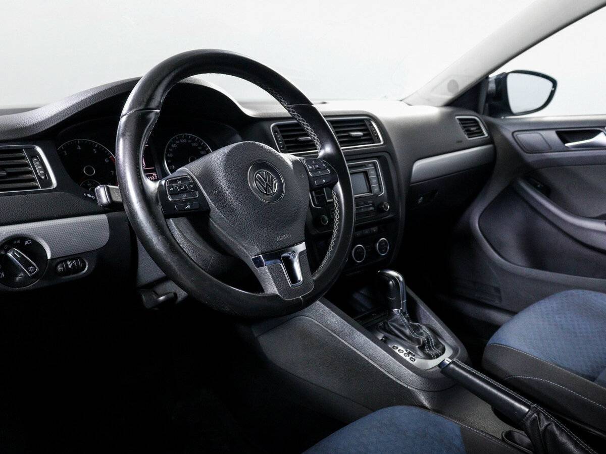 Купить Volkswagen Jetta с пробегом. Фото: #13