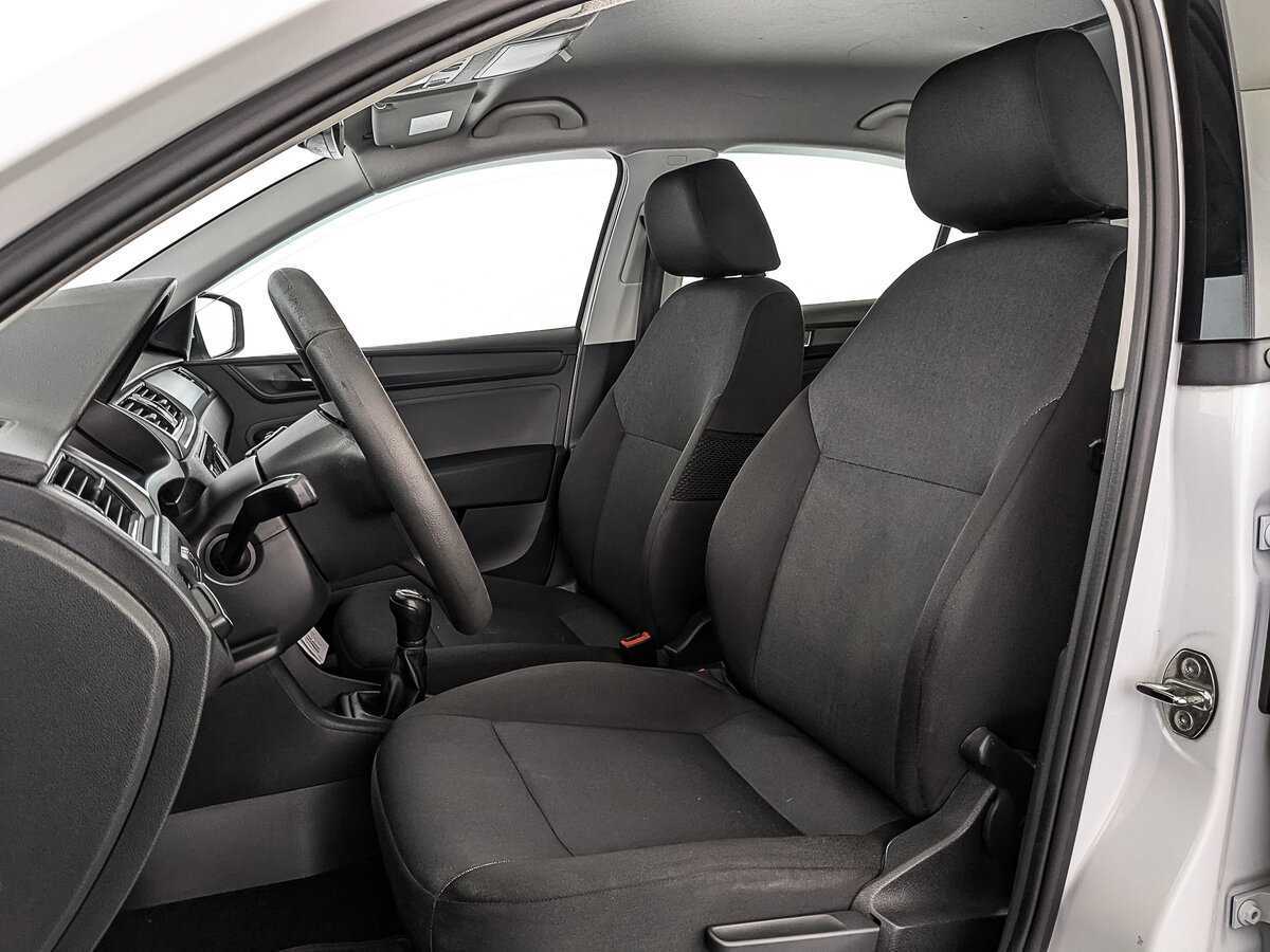 Купить Skoda Rapid с пробегом. Фото: #19