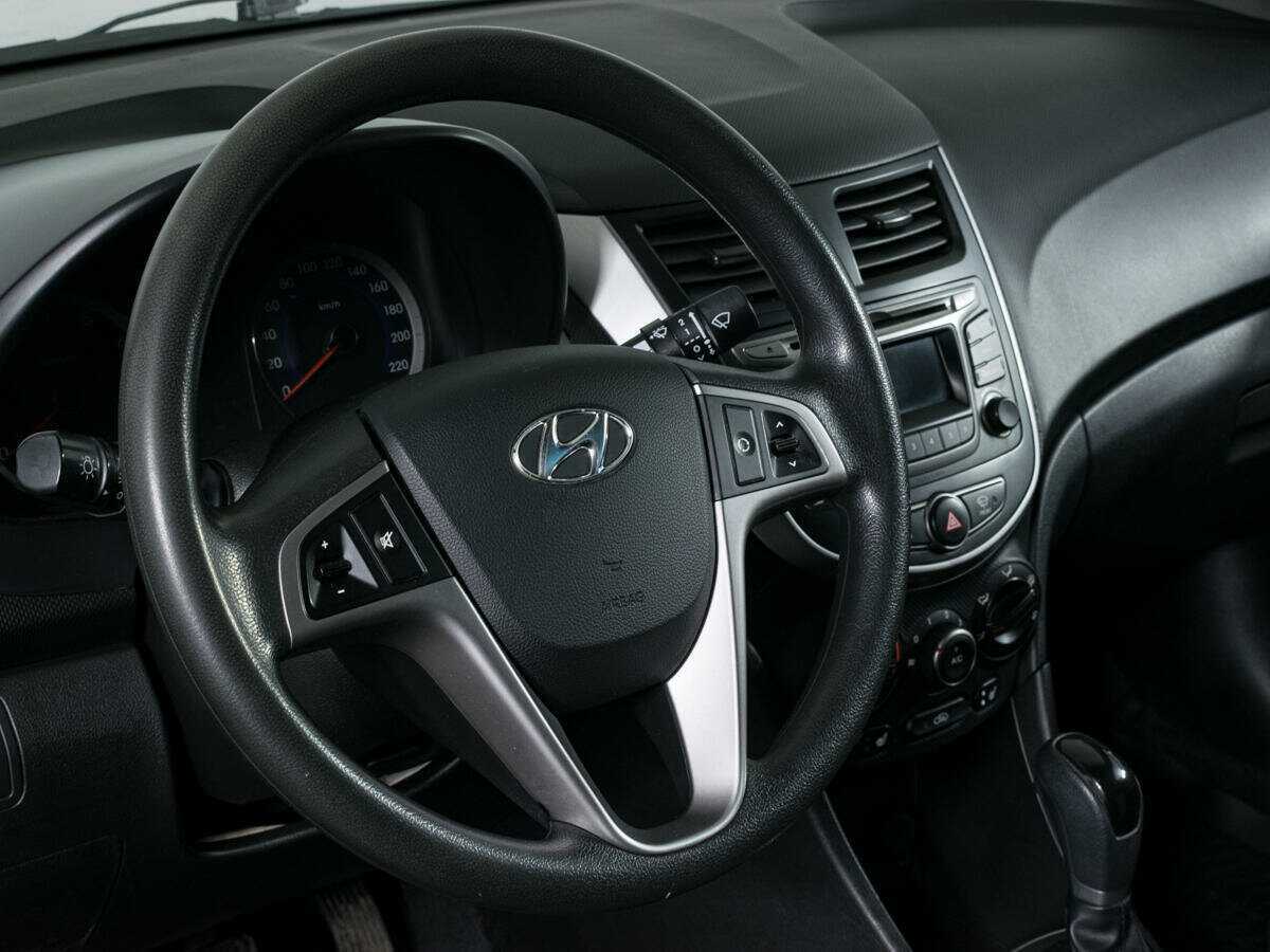 Купить Hyundai Solaris с пробегом. Фото: #13