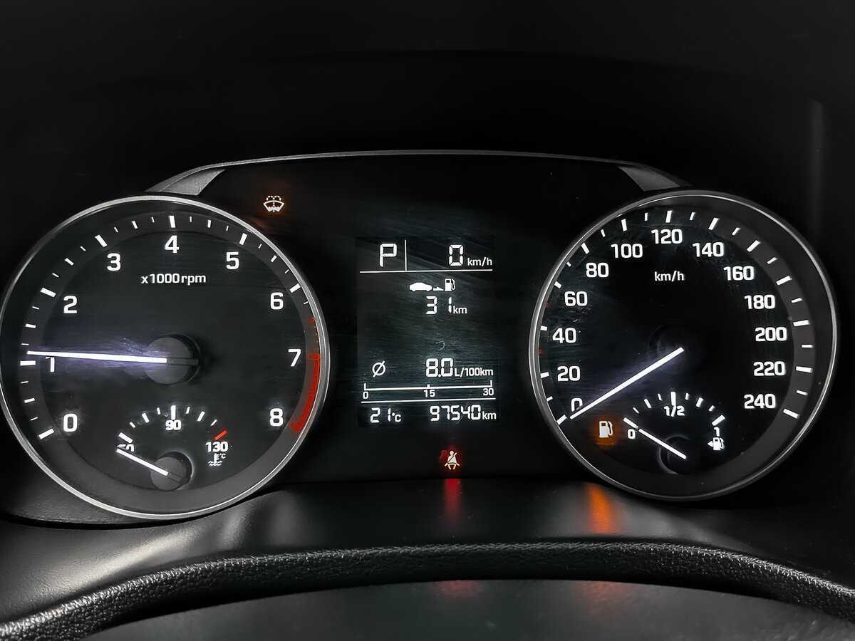 Купить Hyundai Elantra с пробегом. Фото: #14