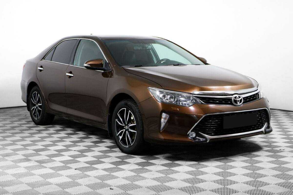 Купить Toyota Camry с пробегом. Фото: #2