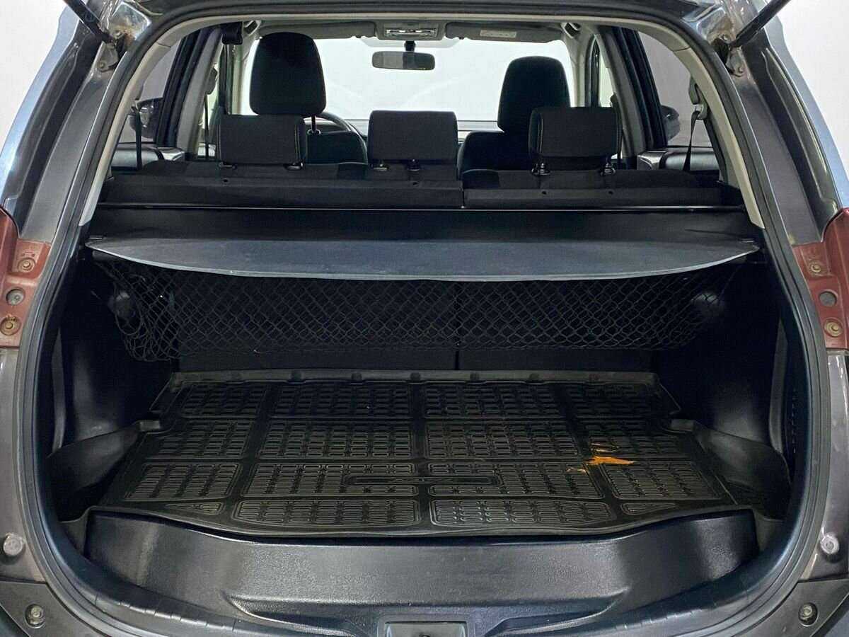 Купить Toyota RAV4 с пробегом. Фото: #17