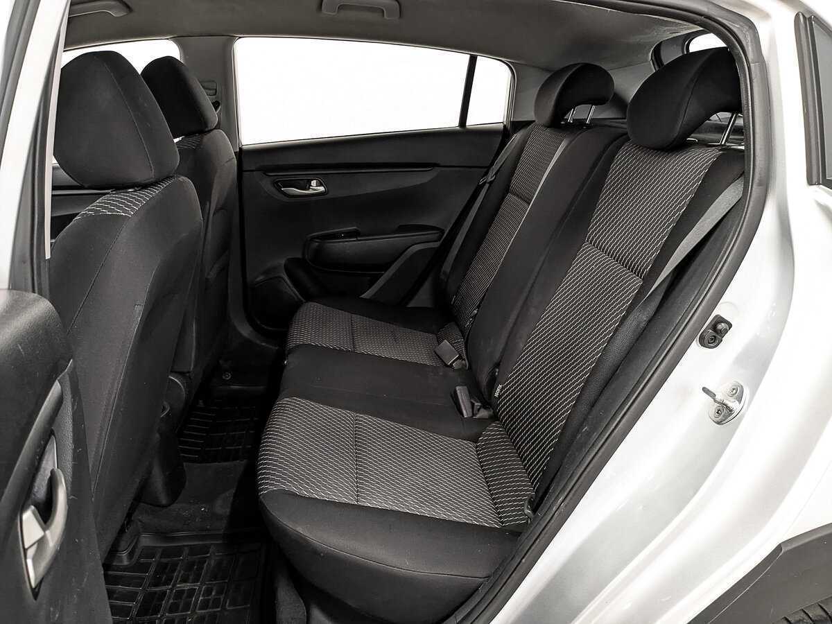 Купить Kia Rio с пробегом. Фото: #17