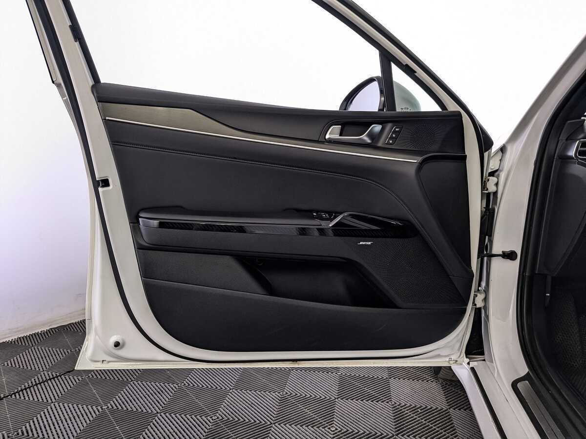 Купить Kia K5 с пробегом. Фото: #18