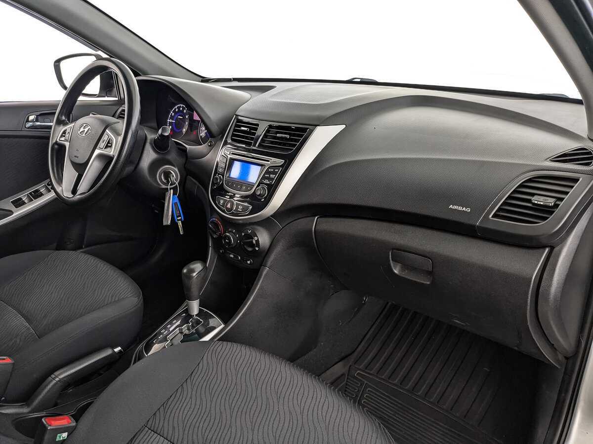 Купить Hyundai Solaris с пробегом. Фото: #8