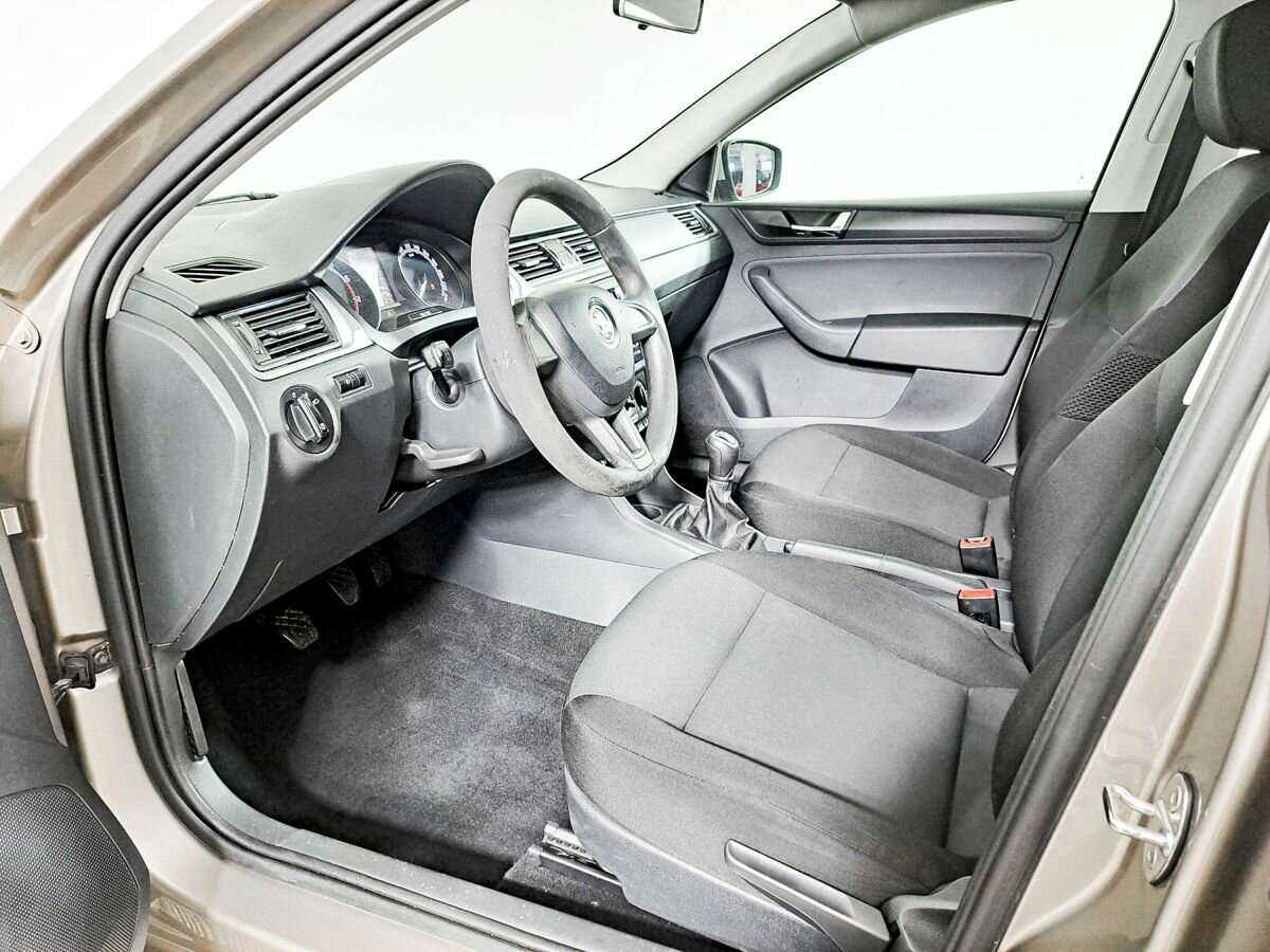 Купить Skoda Rapid с пробегом. Фото: #10
