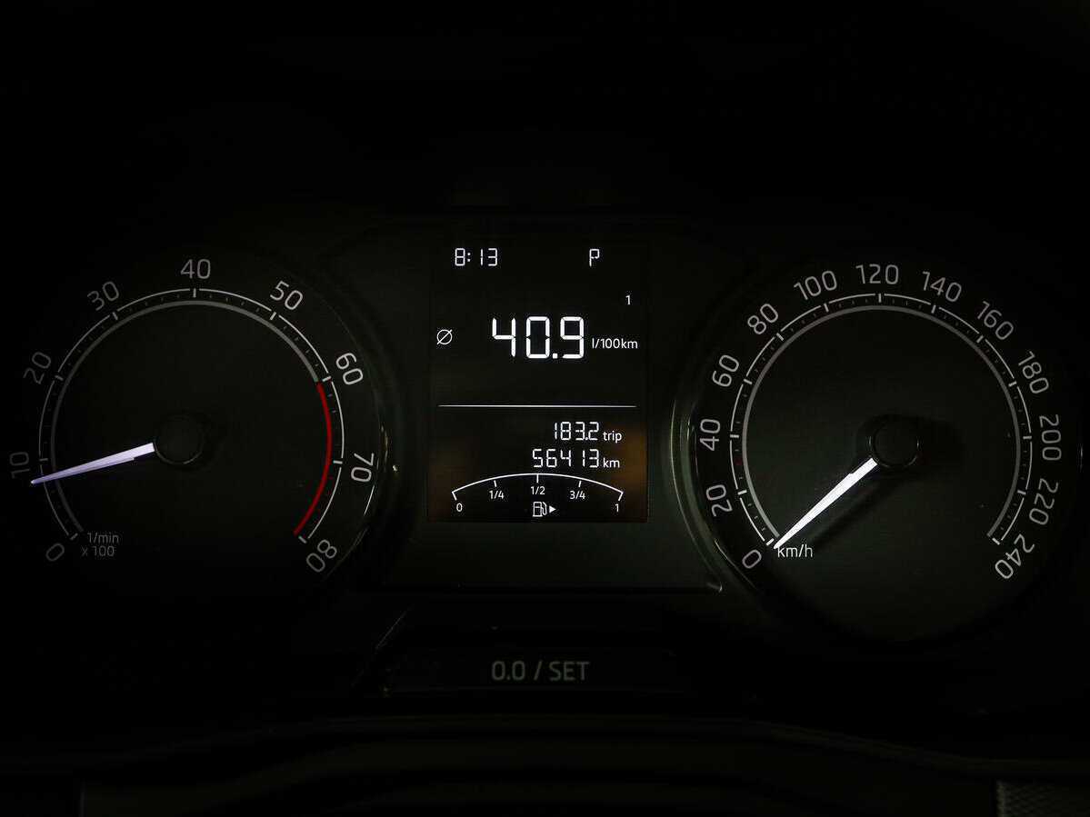 Купить Skoda Rapid с пробегом. Фото: #10