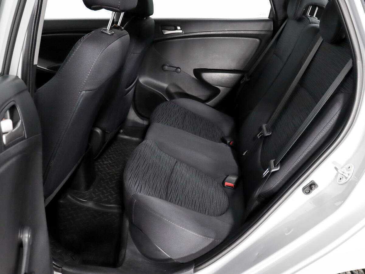 Купить Hyundai Solaris с пробегом. Фото: #9