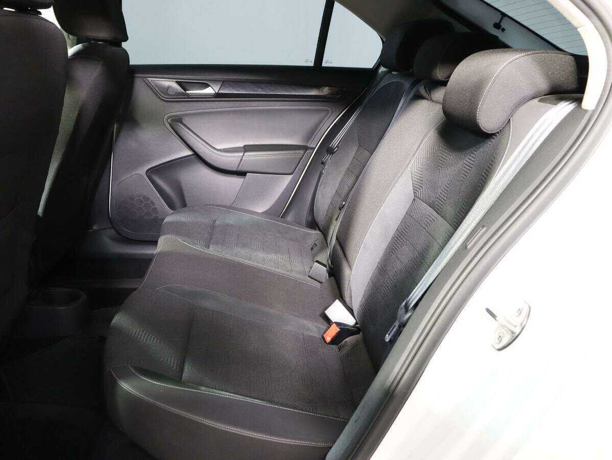 Купить Volkswagen Polo с пробегом. Фото: #7