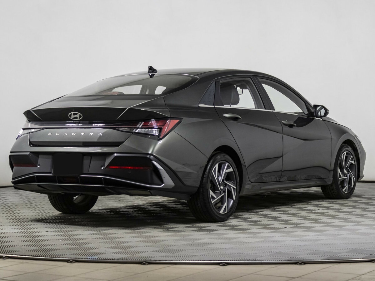 Купить Hyundai Elantra с пробегом. Фото: #3