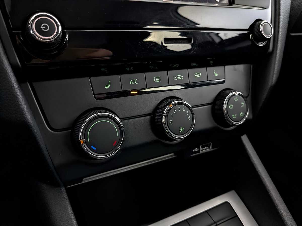 Купить Skoda Octavia с пробегом. Фото: #19