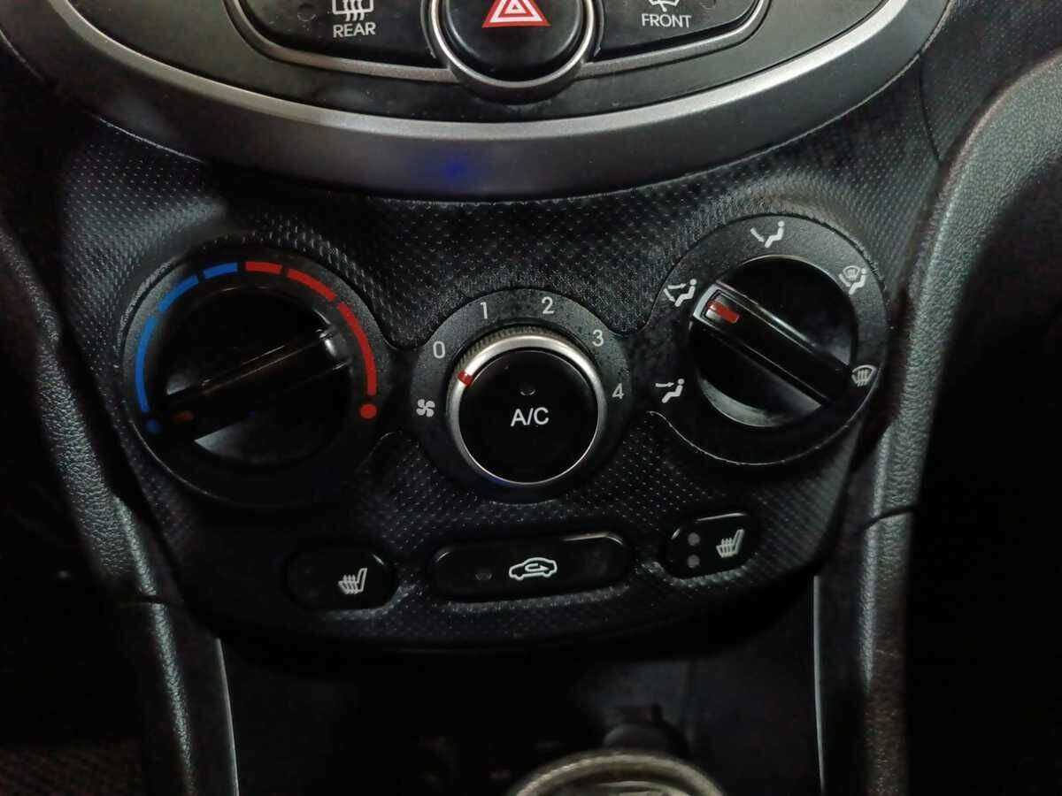 Купить Hyundai Solaris с пробегом. Фото: #15