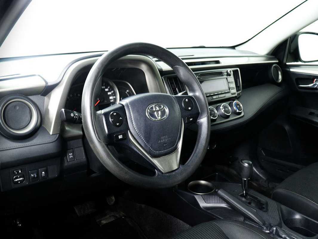 Купить Toyota RAV4 с пробегом. Фото: #11