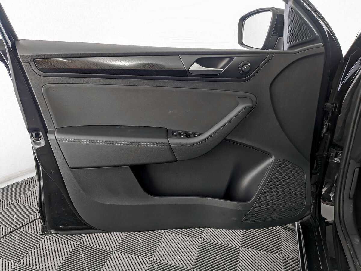 Купить Volkswagen Polo с пробегом. Фото: #14