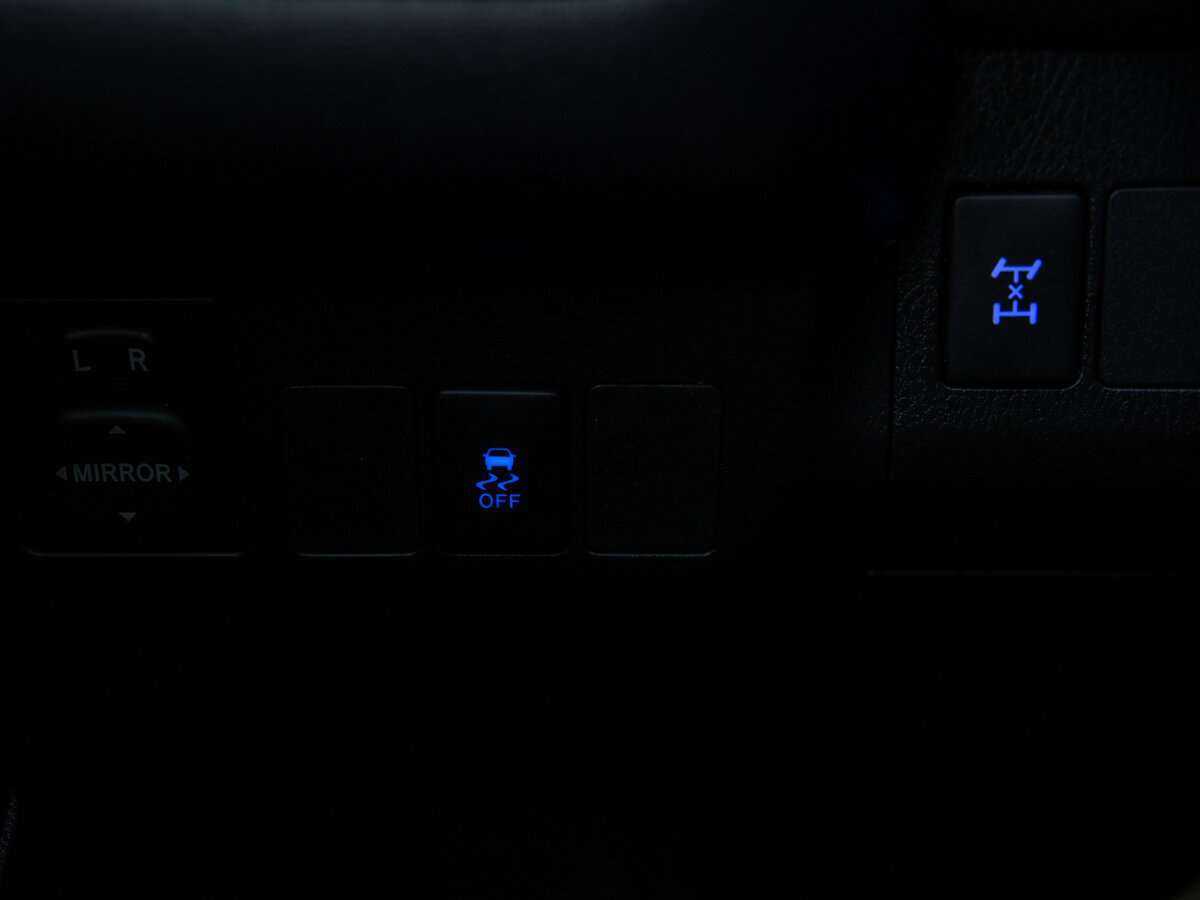 Купить Toyota RAV4 с пробегом. Фото: #18