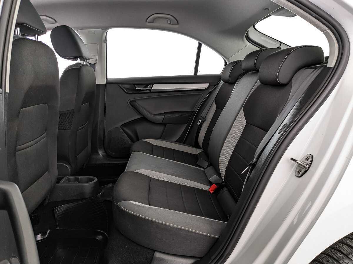 Купить Skoda Rapid с пробегом. Фото: #13