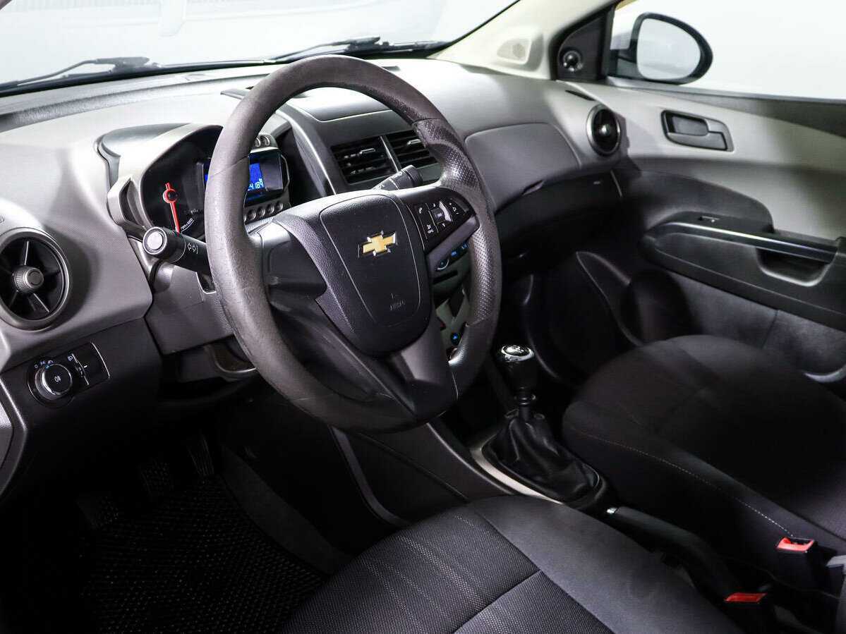 Купить Chevrolet Aveo с пробегом. Фото: #11